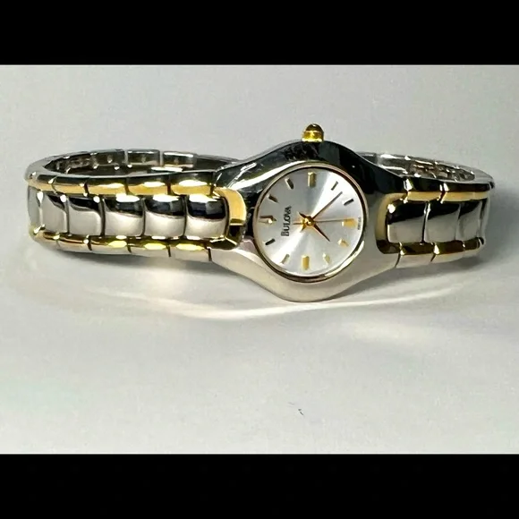 Never Worn Bulova Women\'s Two-Tone Silver and Gold Watch. 27 Diamonds. 98R008. Amazon.com: Bulova Ladies main image 3